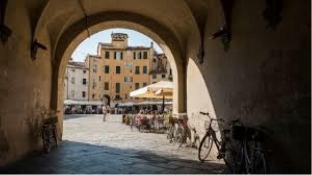 Il Glicine Di Lucca Apartment Exterior photo